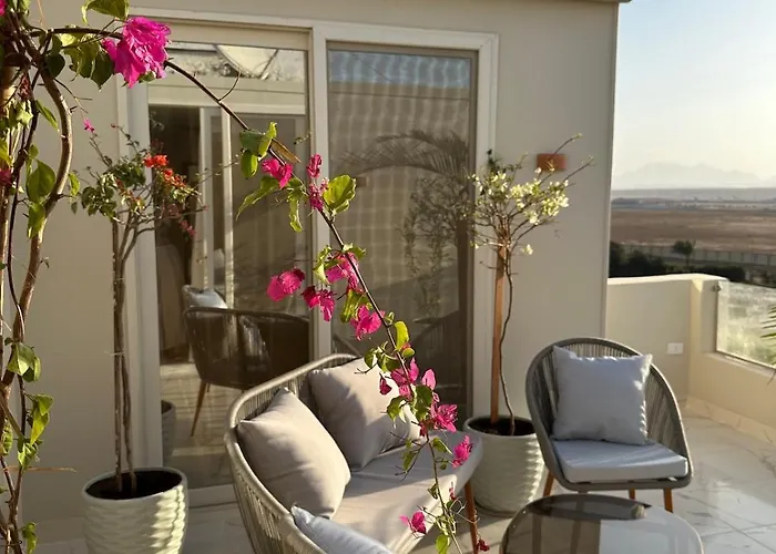 Golden Sunset Haven Apartment Hurghada