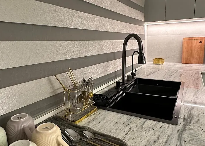 Golden Sunset Haven Apartment *