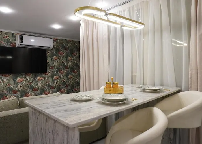 Golden Sunset Haven Apartment *